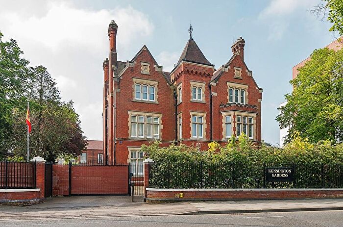 3 Bedroom Town House To Rent In Kensington Gardens, Bedford, MK40