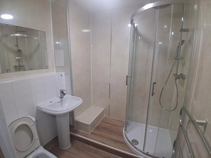 1 Bedroom Flat To Rent In Memorial Heights, Newbury Park, IG2