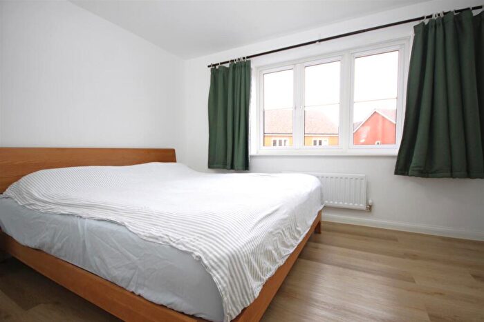2 Bedroom Semi-Detached House For Sale In Campion Road, Curdridge, SO30