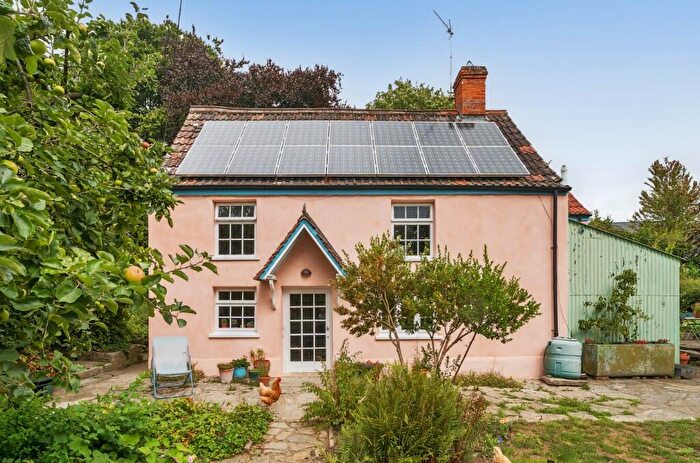 3 Bedroom Detached House For Sale In Wraxall Road, Ditcheat, Somerset, BA4
