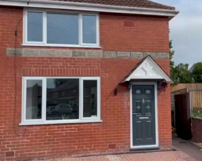 2 Bedroom Semi-Detached House To Rent In High Bank Road, Droylsden, M43