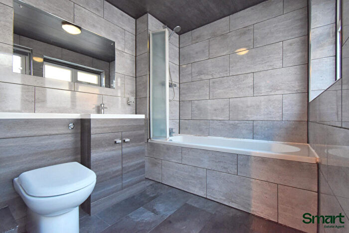 1 Bedroom Flat For Sale In Old Tiverton Road, Exeter, EX4