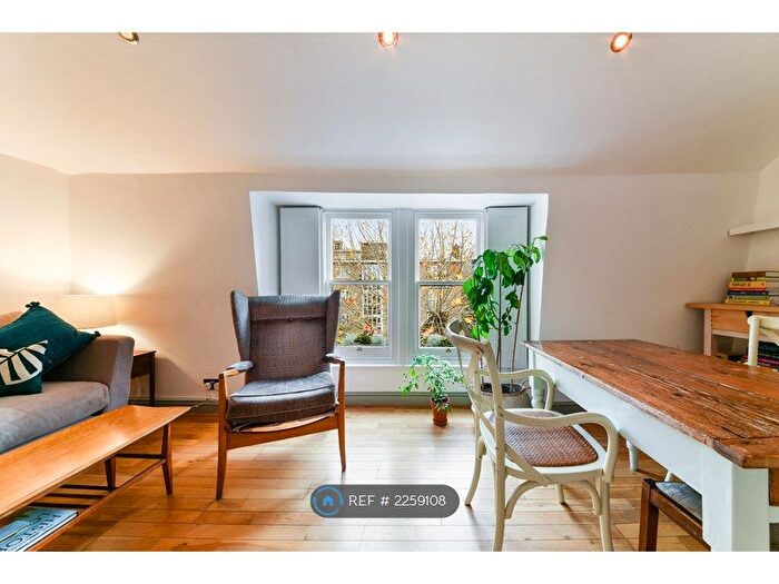 2 Bedroom Flat To Rent In Bethune Road, London, N16