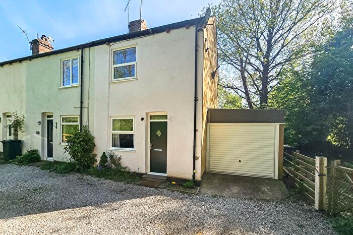 2 Bedroom Cottage To Rent In Hookstone Chase, Harrogate, HG2