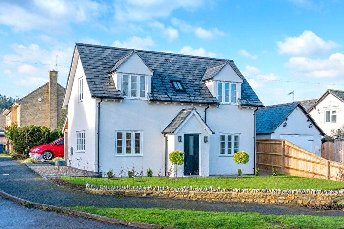 2 Bedroom Detached House For Sale In Garden Close, Dumbleton, Worcestershire, WR11