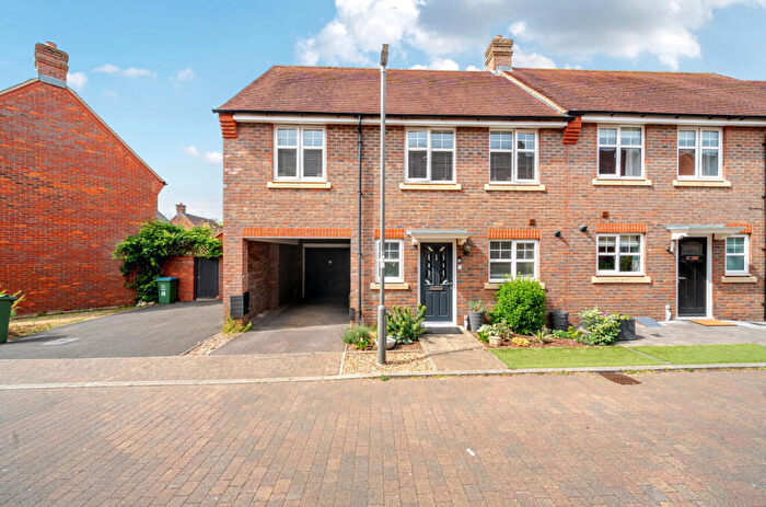 3 Bedroom Semi-Detached House For Sale In Walnut Tree Close, Winslow, Buckingham, MK18
