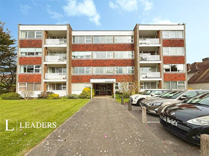 2 Bedroom Apartment For Sale In Grand Avenue, Worthing, West Sussex, BN11