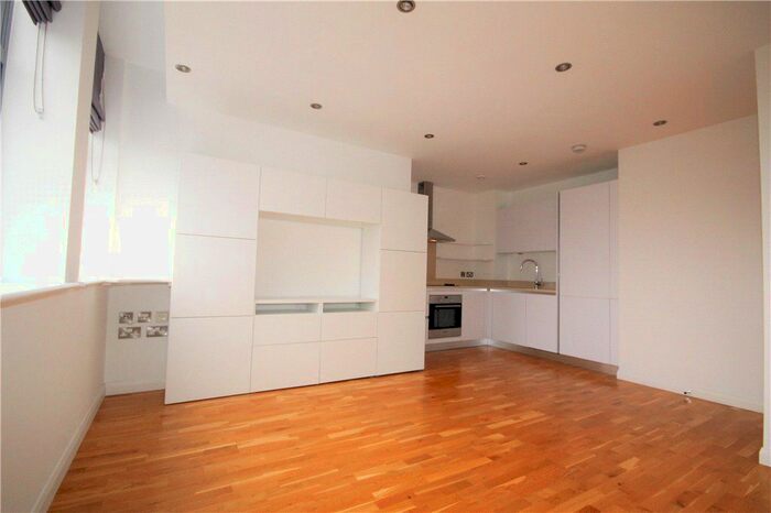 1 Bedroom Flat To Rent In Streatham High Road, London, SW16