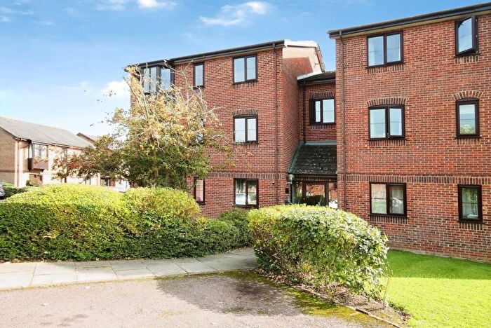 1 Bedroom Flat To Rent In Poets Chase, Aylesbury, HP21