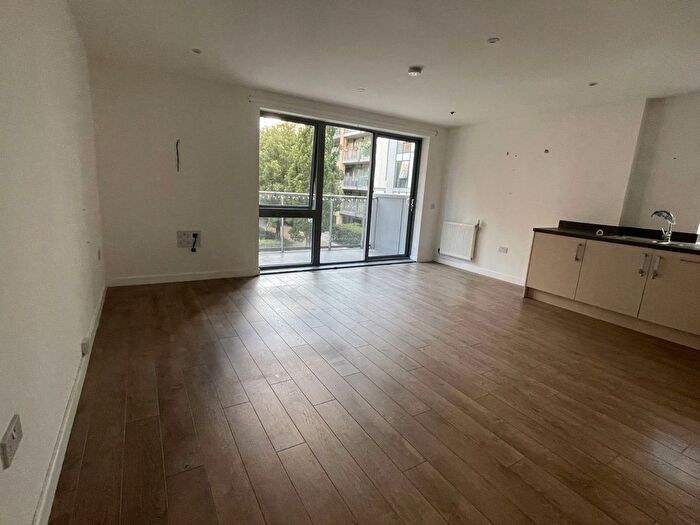 3 Bedroom Flat For Sale In Epstein Square, London, E14