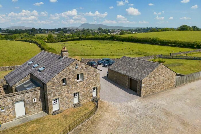 4 Bedroom Barn Conversion For Sale In New Close Barn, Low Bottom, LA2