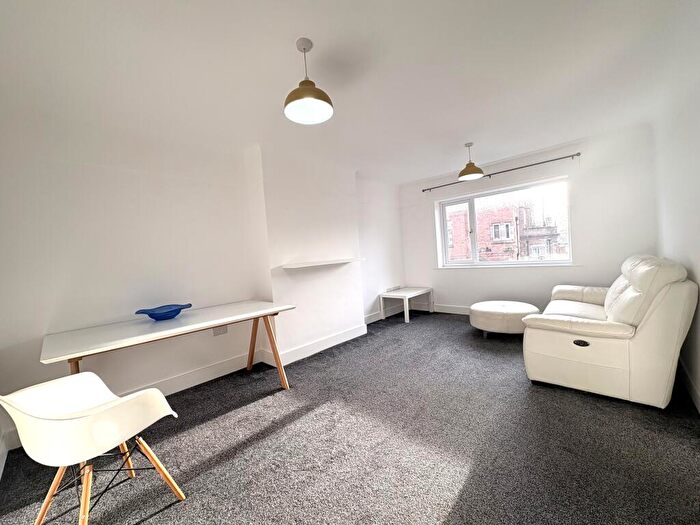 2 Bedroom Apartment To Rent In Redland Close, Chester, CH4