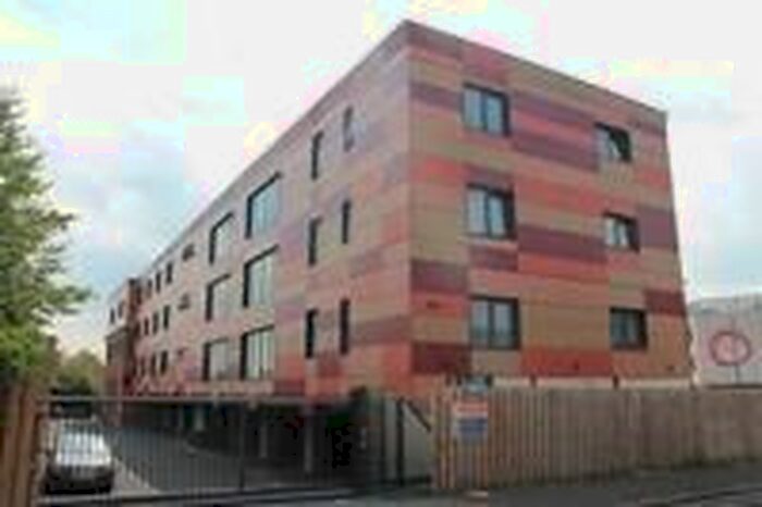 2 Bedroom Flat To Rent In Trafford Road, Manchester, M5