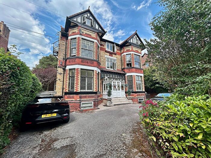 2 Bedroom Flat For Sale In Parkfield Road South, Didsbury, M20