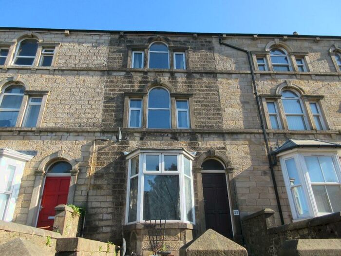 2 Bedroom Maisonette To Rent In First Floor Flat, South Road, Lancaster, LA1