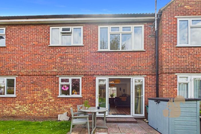 2 Bedroom Maisonette For Sale In Queens Mews, West Mersea, CO5