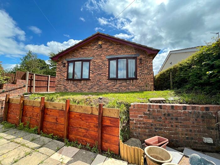 2 Bedroom Detached Bungalow For Sale In Top Road, Kingsley, Frodsham, WA6