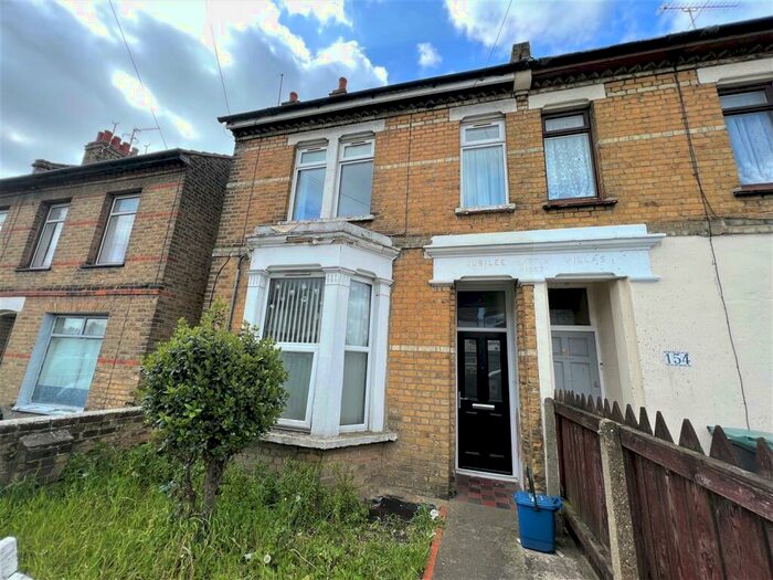 1 Bedroom Apartment To Rent In North Road, Westcliff-On-Sea, SS0