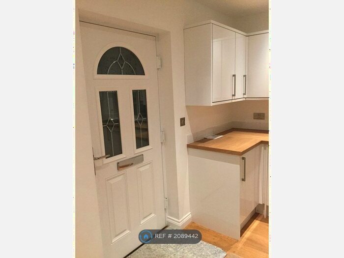 1 Bedroom Flat To Rent In South View Road, Sparrows Green, Wadhurst, TN5