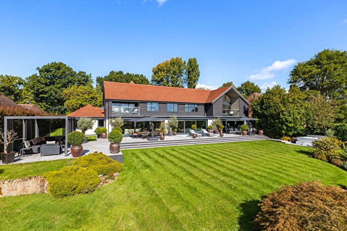 5 Bedroom Detached House For Sale In The Avenue, Petersfield, Hampshire, GU31