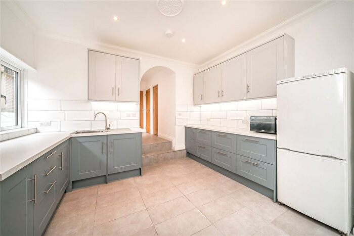 4 Bedroom Maisonette To Rent In Homestead Road, London, SW6