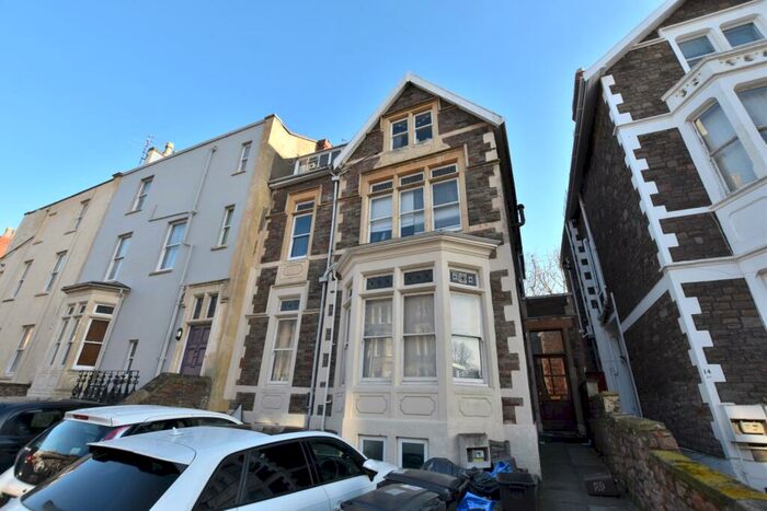 11 Bedroom Terraced House To Rent In West Park, Bristol, BS8