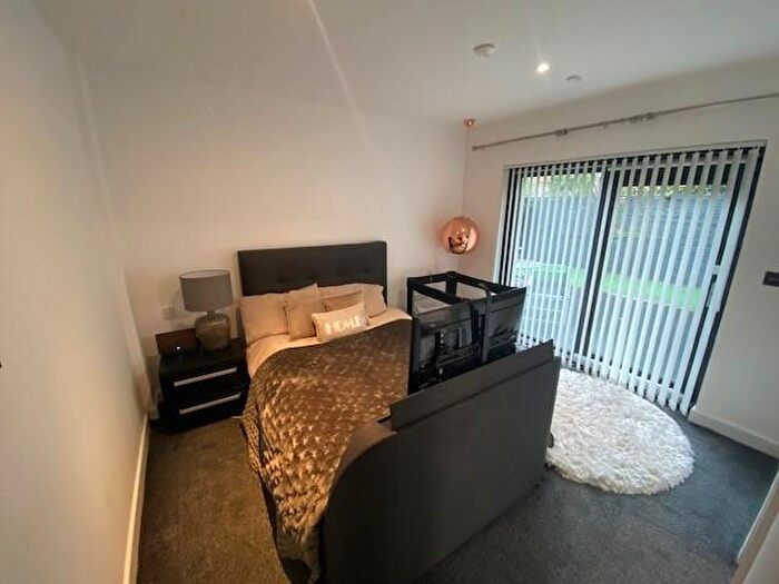 2 Bedroom Apartment To Rent In Woods End, Barlow Moor Road, Didsbury, M20