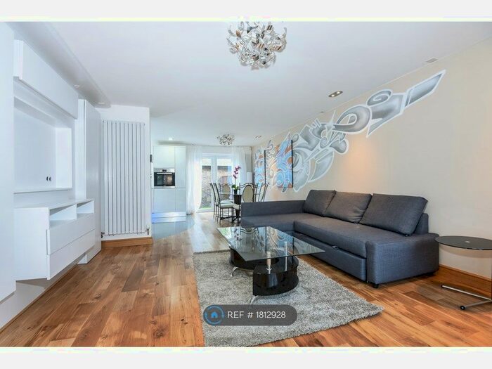 4 Bedroom Semi-Detached House To Rent In London, London, SE16