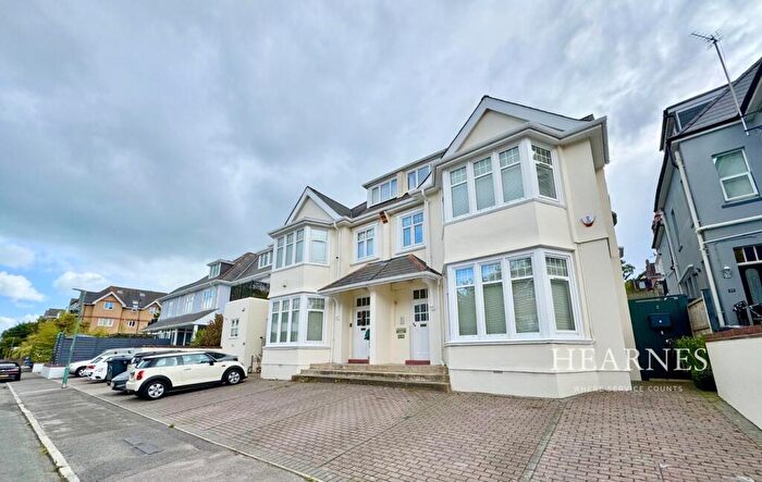 2 Bedroom Maisonette For Sale In Studland Road, Alum Chine, Bournemouth, BH4