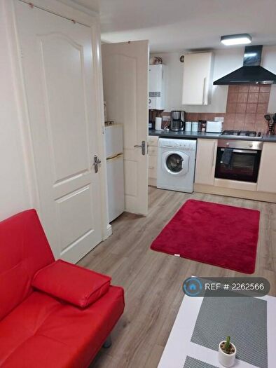 1 Bedroom Flat To Rent In William Street, Sittingbourne, ME10