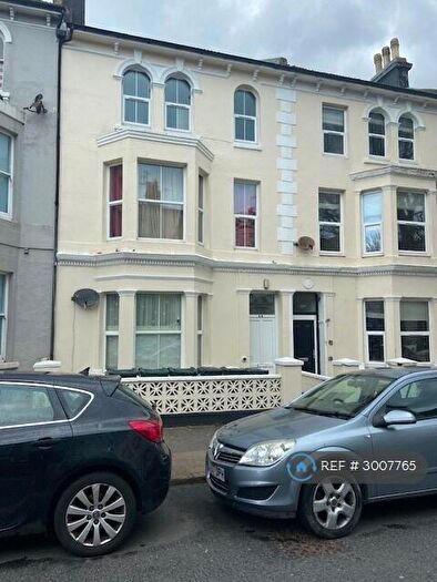 2 Bedroom Flat To Rent In Pevensey Road, Eastbourne, BN22