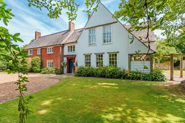 6 Bedroom House For Sale In High Street, Whitchurch, HP22