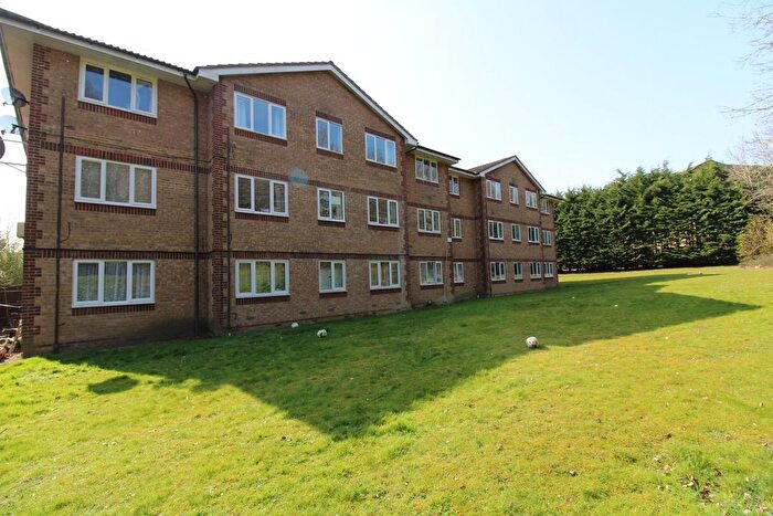 2 Bedroom Flat For Sale In Keller Close, Stevenage, SG2