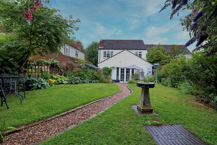 3 Bedroom Detached House For Sale In Blackmore End, Braintree, CM7