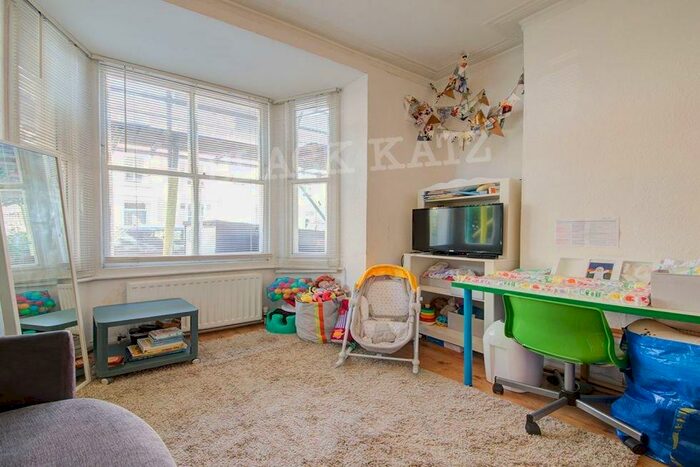 1 Bedroom Flat To Rent In Alexander Road, N19