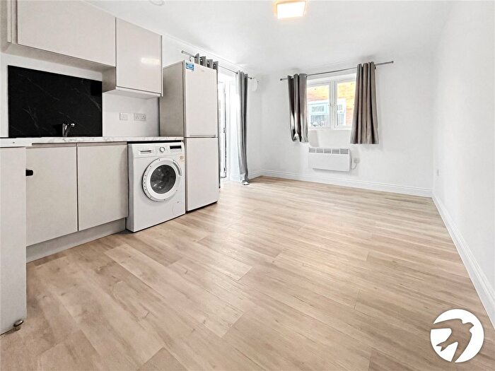 1 Bedroom Studio To Rent In Patterdale Road, Dartford, Kent, DA2