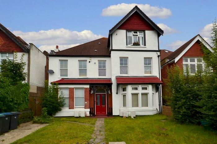 1 Bedroom Apartment To Rent In Avenue South, Surbiton, KT5