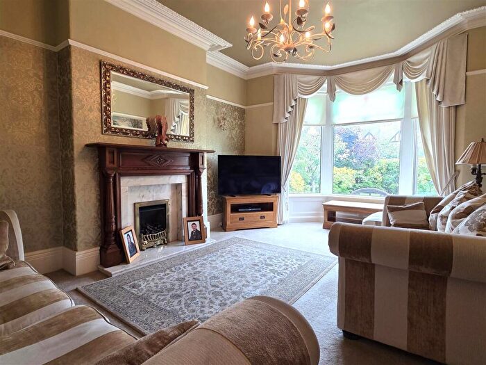 5 Bedroom Semi-Detached House For Sale In Ansdell Road South, Ansdell, Lytham St Annes, FY8