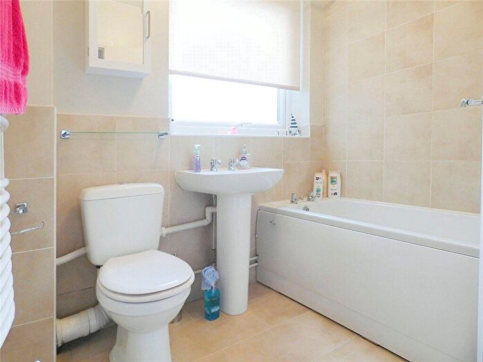 1 Bedroom Apartment For Sale In Chichester Court, Rustington, Littlehampton, BN16
