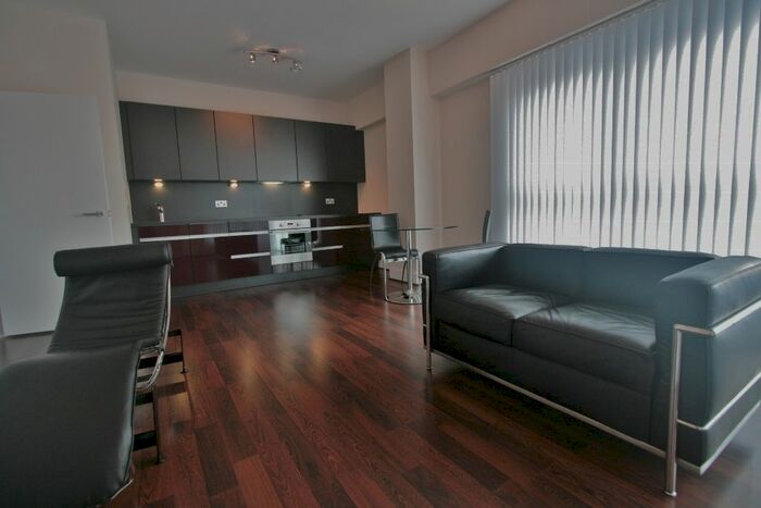 1 Bedroom Flat To Rent In Skyline Plaza, Alencon Link, Basingstoke, RG21