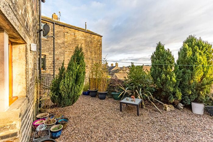 2 Bedroom Semi-Detached House For Sale In Sunny Bank Road, Meltham, Holmfirth, HD9