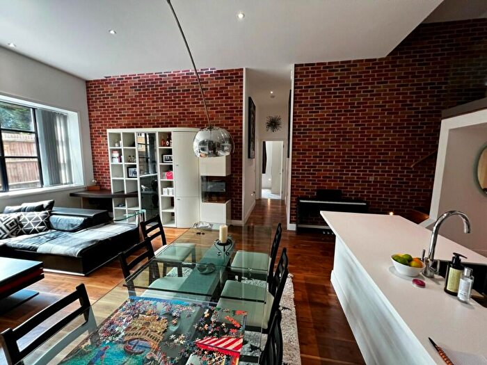 2 Bedroom Flat To Rent In Grenville Place, London, NW7