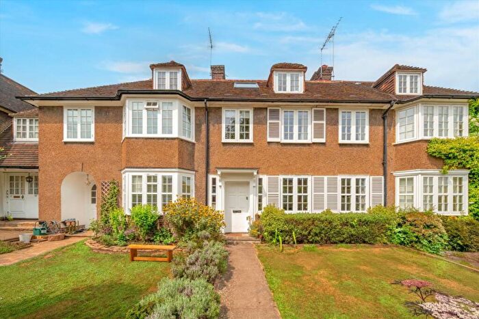5 Bedroom House For Sale In Etheldene Avenue, London, N10