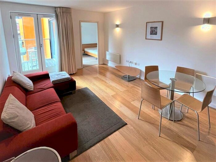 2 Bedroom Flat To Rent In Goulden Street, Salford, Manchester City Centre, M4