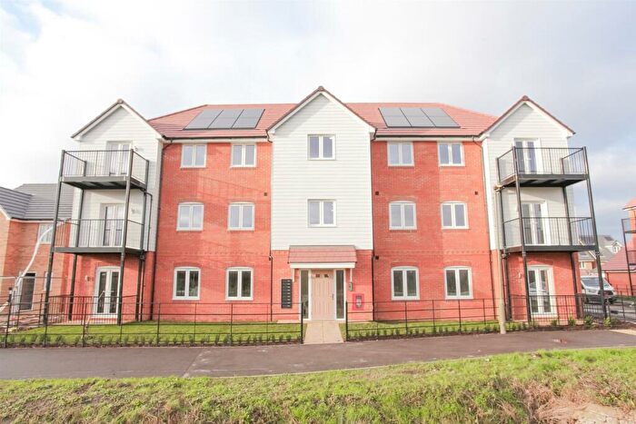 2 Bedroom Apartment To Rent In Grasmoor, Didcot, OX11