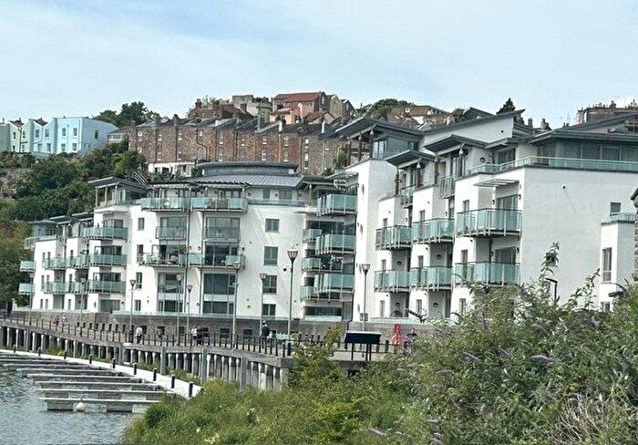 3 Bedroom Flat For Sale In Lime Kiln Road, Bristol, BS8