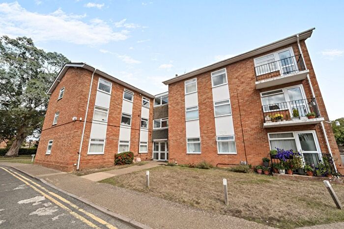 2 Bedroom Flat For Sale In Bath Road, Reading, RG1