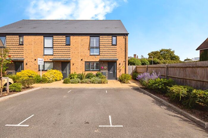 3 Bedroom End Of Terrace House For Sale In Argus Road, Lee-on-the-solent, PO13