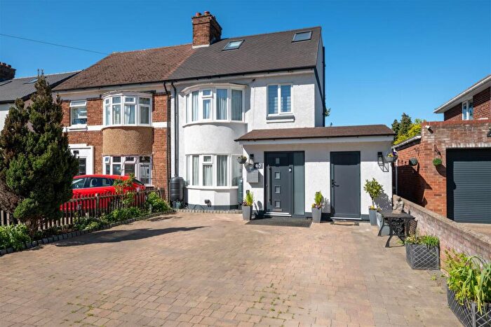 3 Bedroom Semi-Detached House For Sale In Mile Road, Bedford, MK42