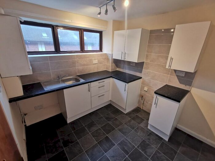 2 Bedroom Semi-Detached House To Rent In St James Court, Gateshead, NE10